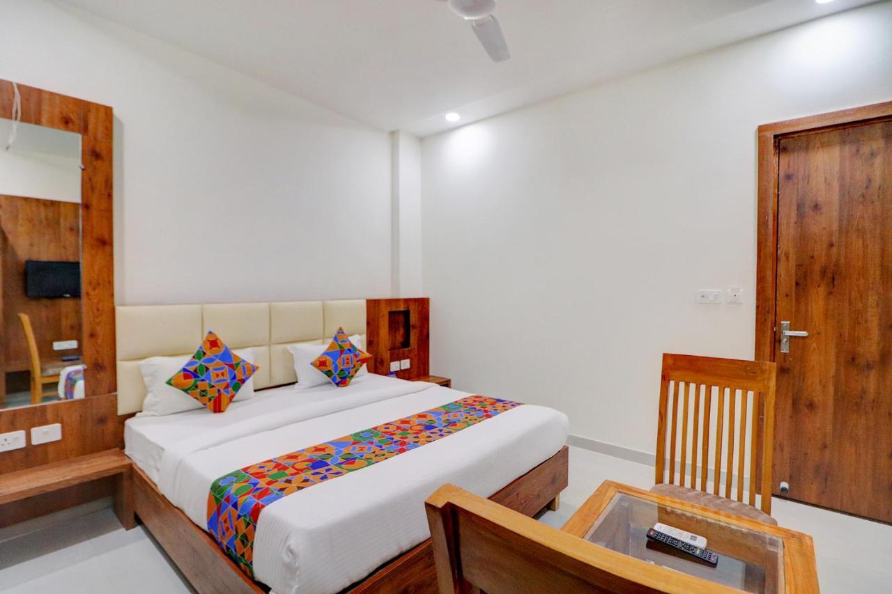 Hotel Fabexpress The Regalia