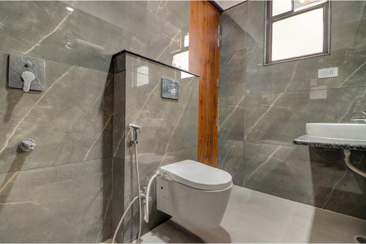 Hotel Fabexpress The Regalia 3*
