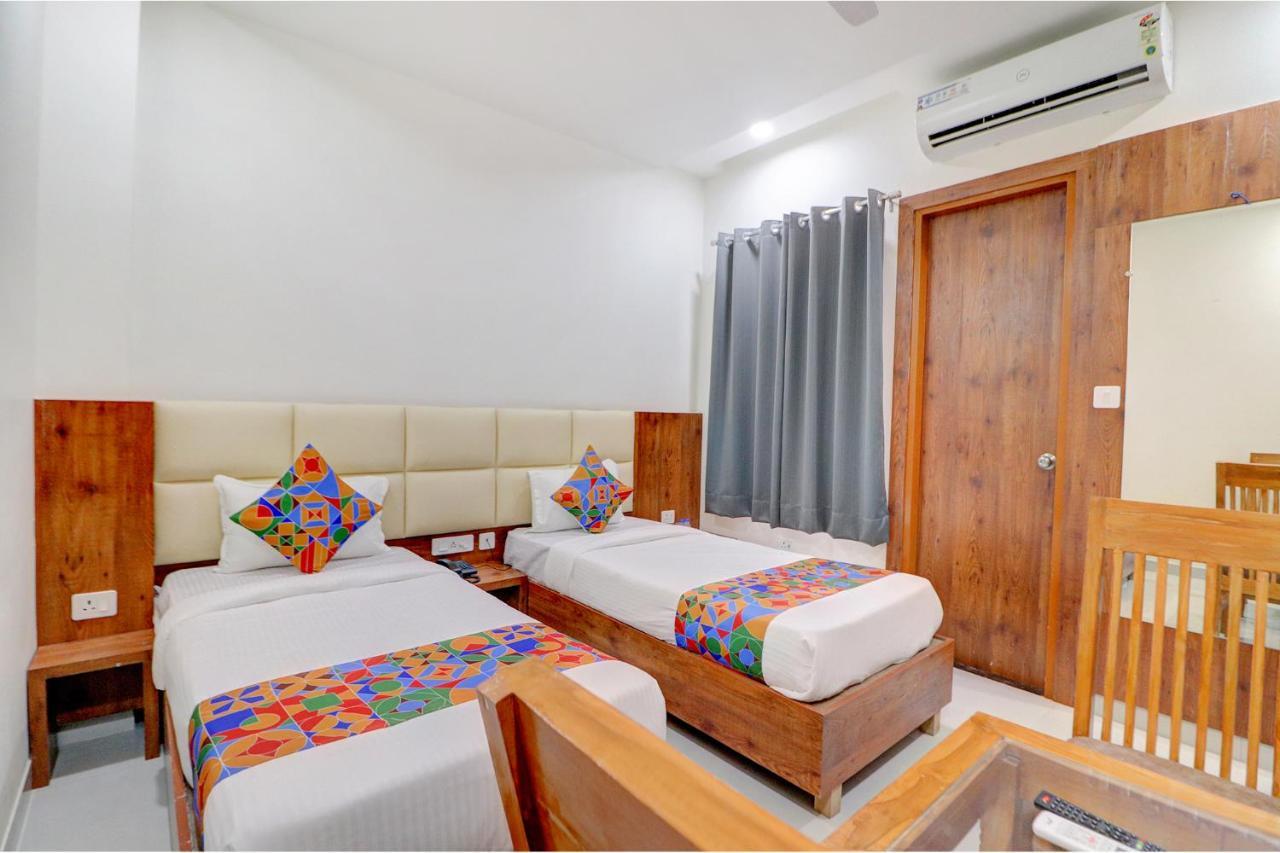 Hotel Fabexpress The Regalia