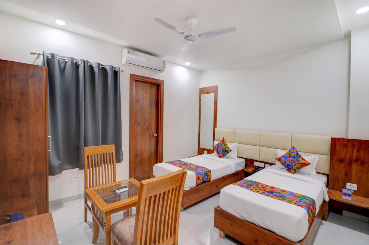 Hotel Fabexpress The Regalia Lucknow
