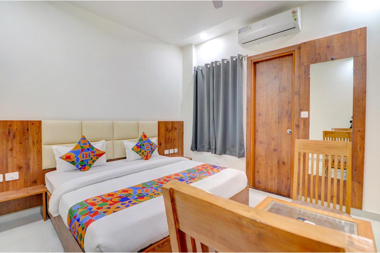 Hotel Fabexpress The Regalia 3*